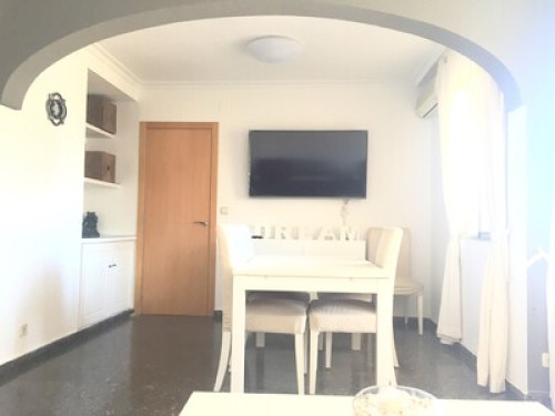 Private room + wifi + tv in vlc