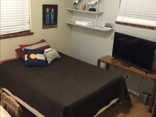 Wifi & Desk: Spare Startup Bedroom