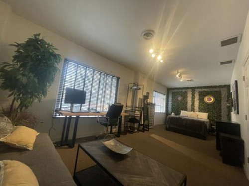 Artist Warehouse Flat - Gallery - 10