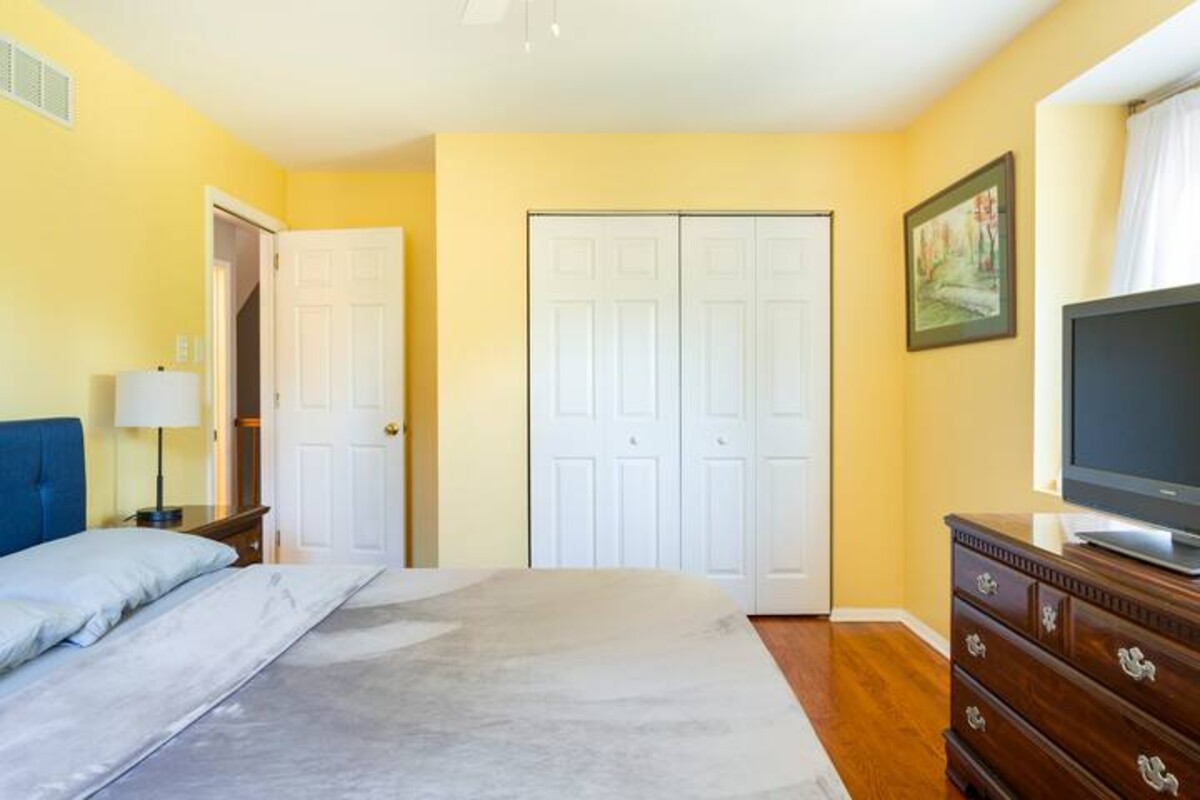Queen Bedroom (Single Bed) - 1