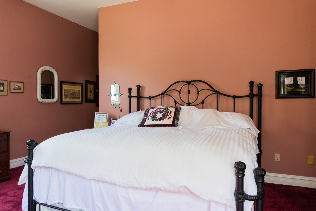 Heritage King Sized Bed(Full Room) - 1