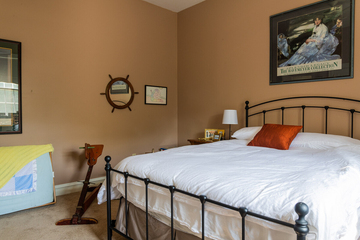 Mary Todd Queen Sized Bed (Single Bed) - 1