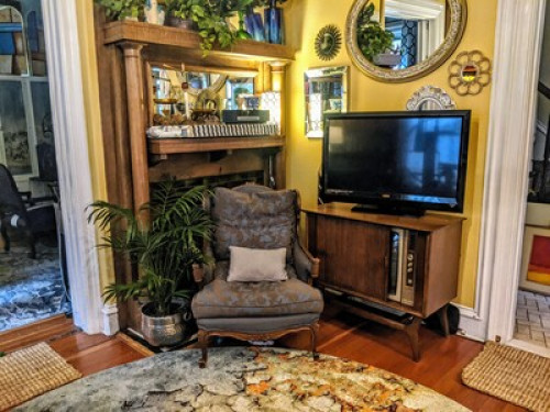 Downtown 1890s Charmer w/ bath  - Gallery -  5