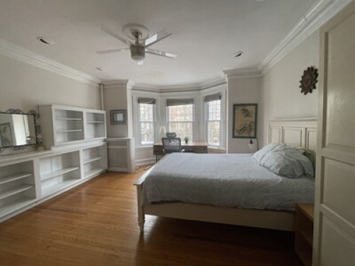 Historic block, quiet room