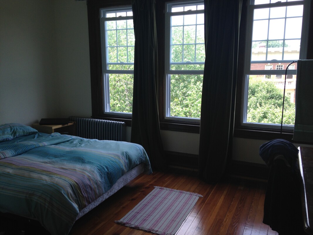 Historic Block. 3rd Fl.Front Room(Full Room) - Historic block, quiet room - Gallery - 1