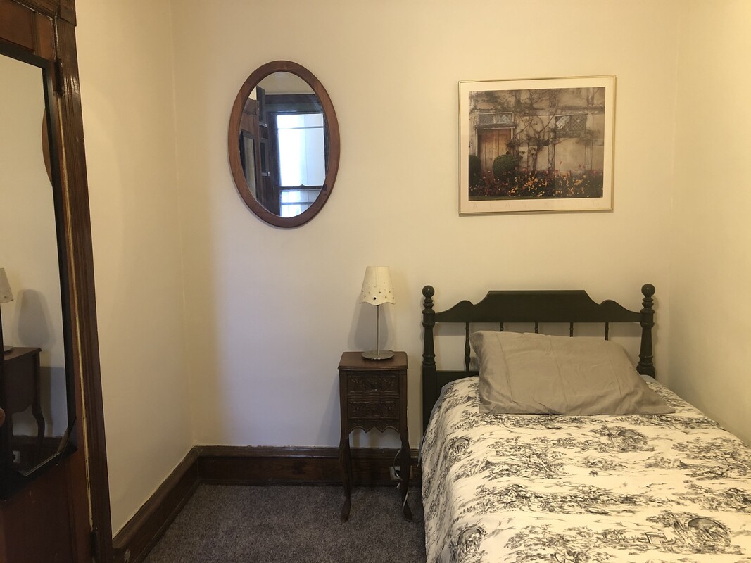 Cozy Middle 3rd Fl Room(Full Room) - Historic block, quiet room - Gallery - 1