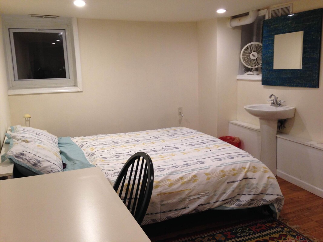 Basement Back(Full Room) - Historic block, quiet room - Gallery - 1