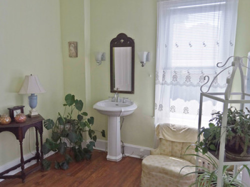 Friendly Place_ Historic Germantown - Gallery - 3