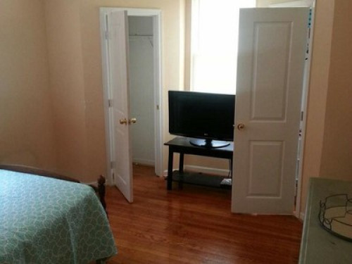 Beautiful 3bdrm 2 bathroom Row Home