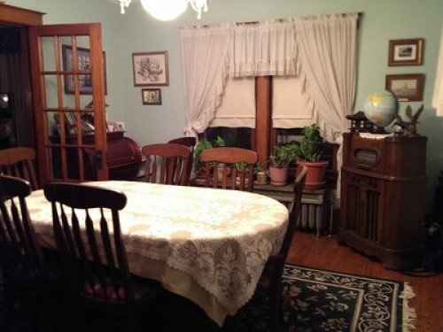 Cozy House -- Friendly Family