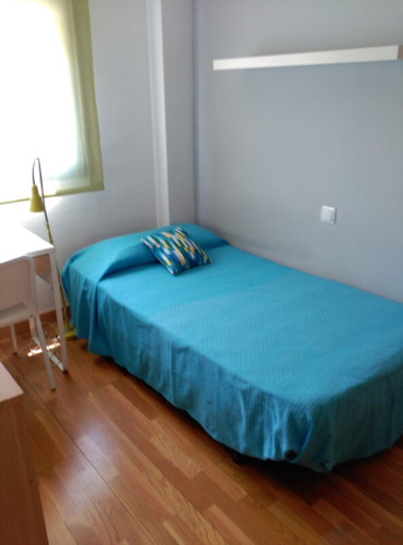 Bright room overlooking the garden - Gallery - 14