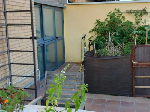 Bright room overlooking the garden - Gallery - 10