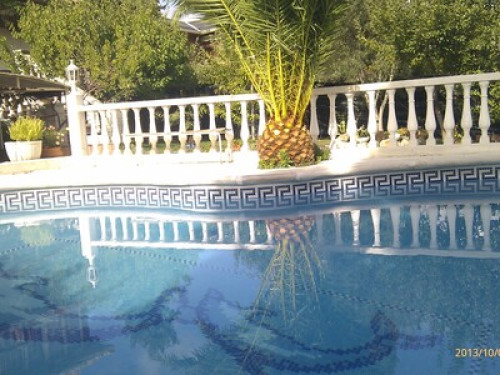 Villa with pool and garden - Gallery - 19