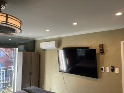 Spacious Master Room with Balcony - Gallery - 20