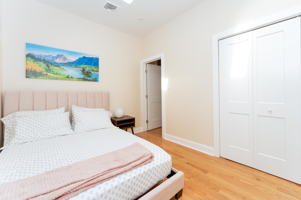   #1 Luxurious Bedroom With Queen Bed That Sleeps Two(Full Room)  -  Cozy Stay Prospect Lefferts Gardens  - Gallery -  1