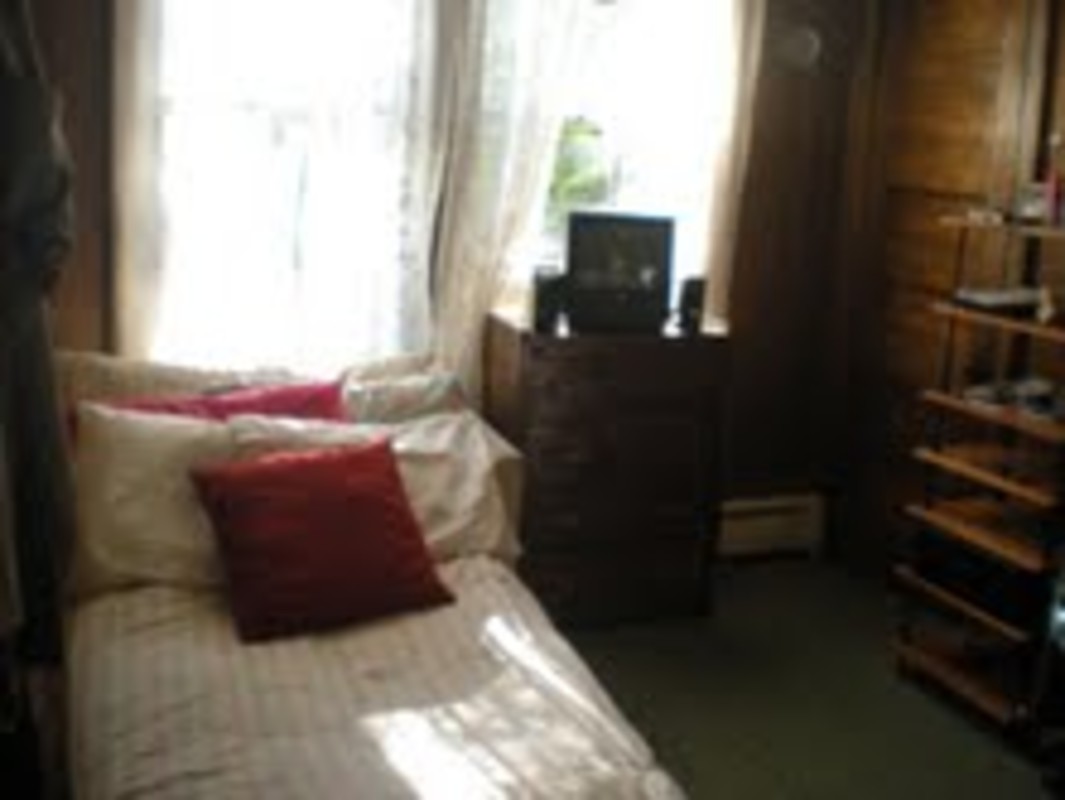  Ground Floor Bedroom 1(Full Room)  -  Warm family   - Gallery -  1