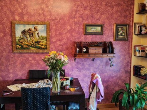 RENT ROOM IN CARING FAMILY