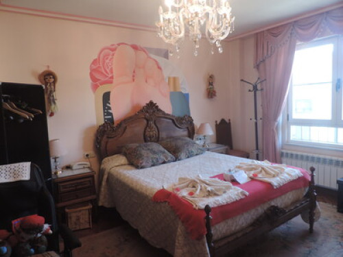 Lover of music, good food  - Gallery -  5