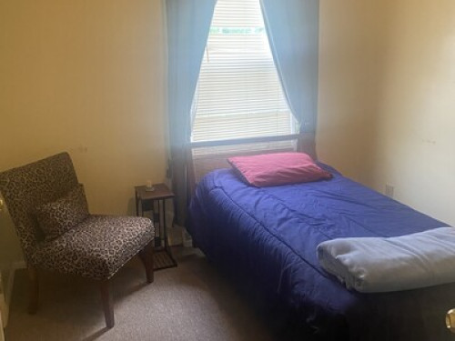 7 Bdr 3 ful bth all rooms available