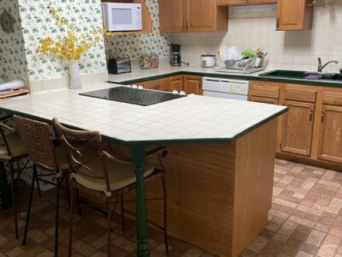 7 Bdr 3 ful bth all rooms available
