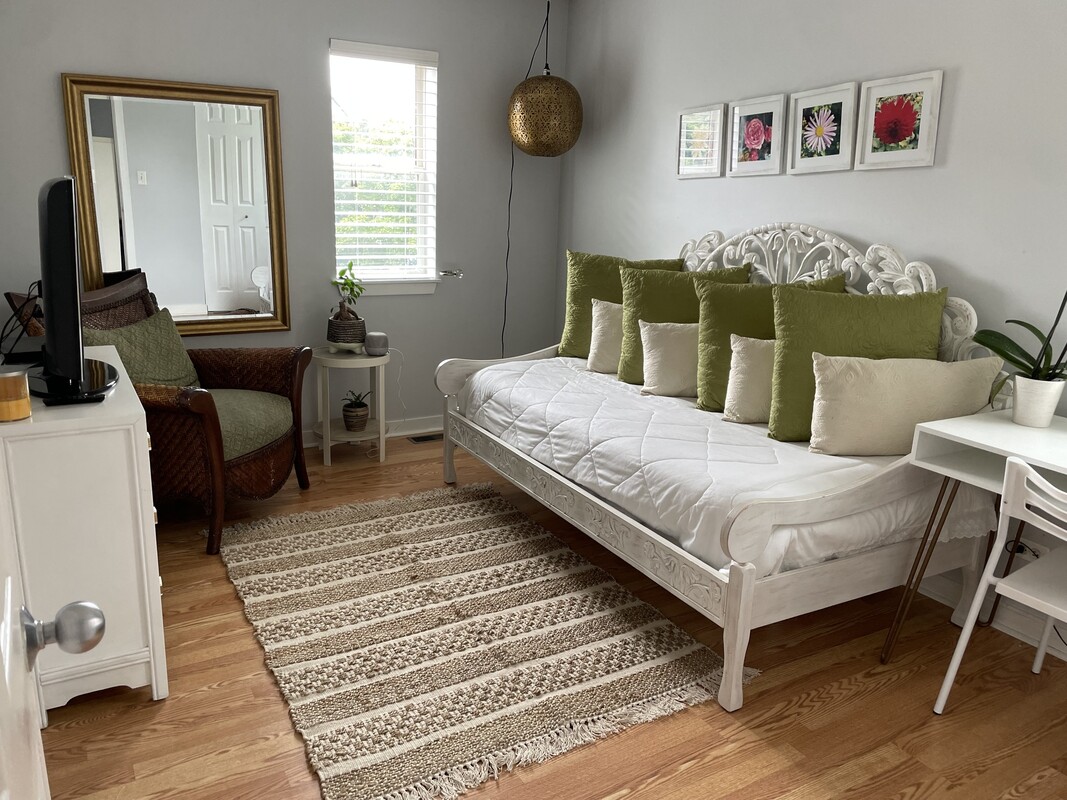  Upstairs(Full Room)  -  Fun family that loves the outdoors  - Gallery -  1