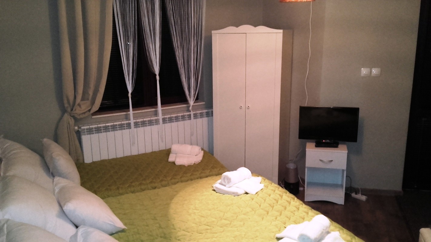202(Full Room) - 1