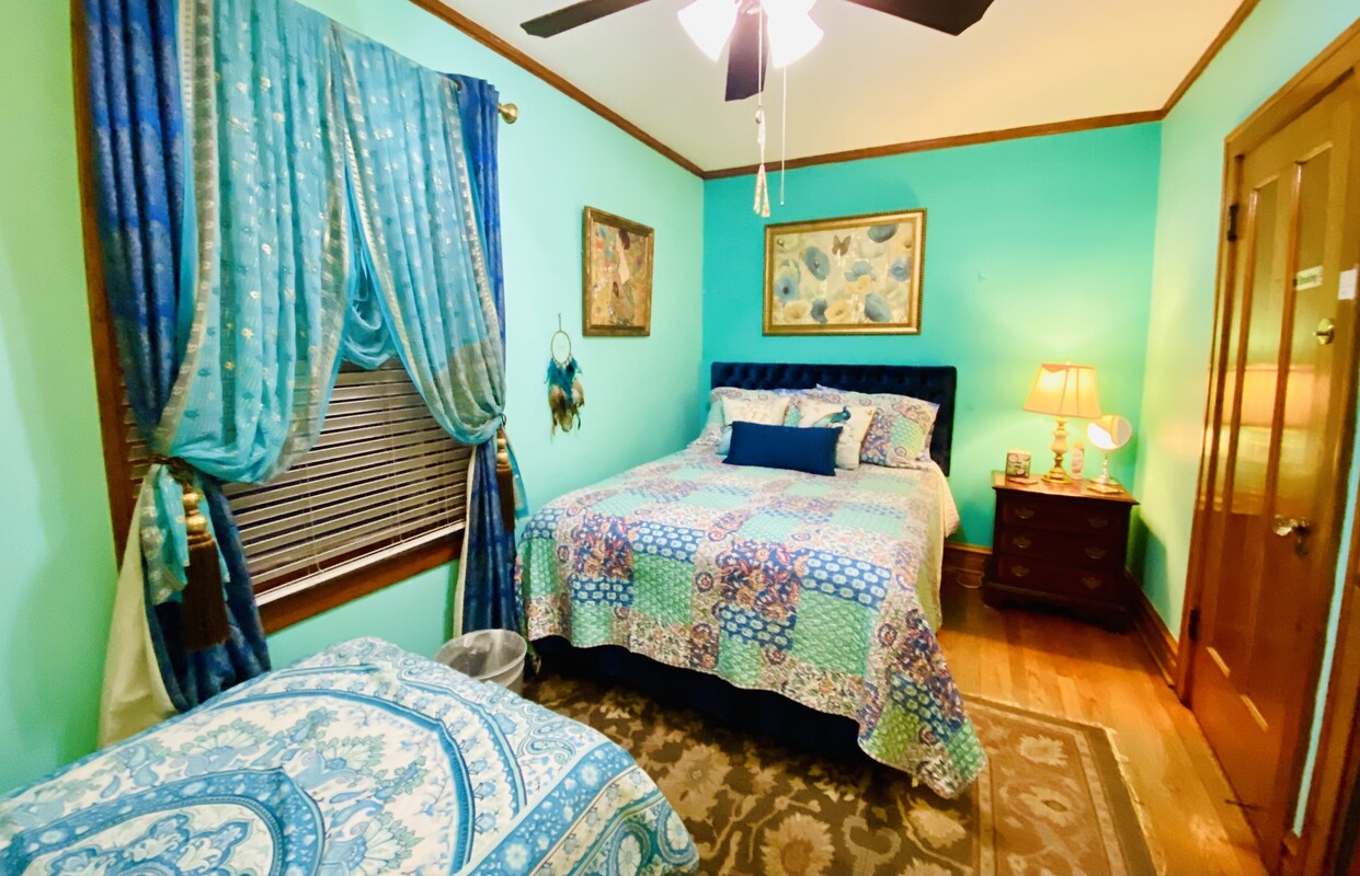 420 Friendly - Rm#4 "The Blue Dream Suite” (Single Bed) - 1