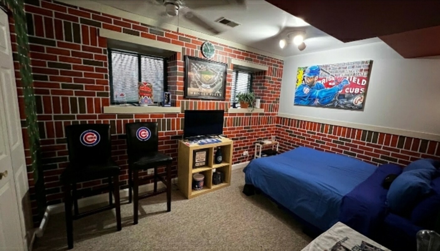 Wrigleyville Suite(Single Bed) - Wrigleyville Suite/Cubs Cave - Gallery - 1