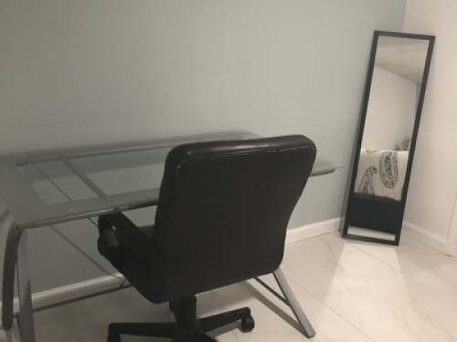 Here's a clean and peaceful room. - Gallery - 8