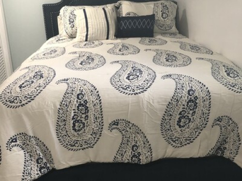 Here's a clean and peaceful room. - Gallery - 11