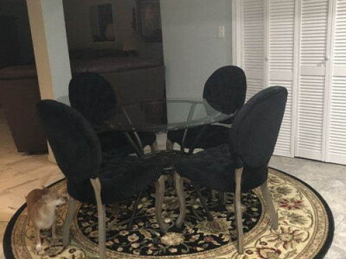 Here's a clean and peaceful room.  - Gallery -  5