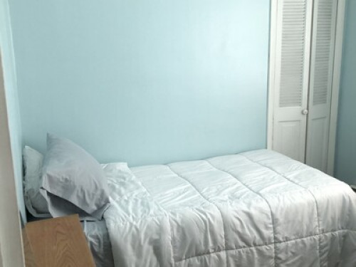 Here's a clean and peaceful room. - Gallery - 9