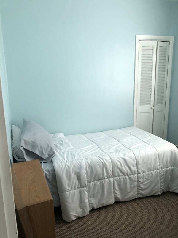 Main Floor Cozy Single(Full Room) - 1