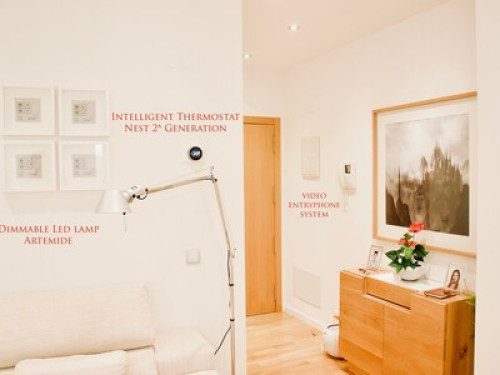 Stay with us! Females only