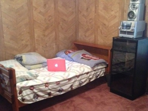 CLEAN AND QUIET FOR STUDENT STUDIES