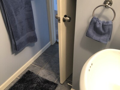 Bedroom with private bath  - Gallery -  5