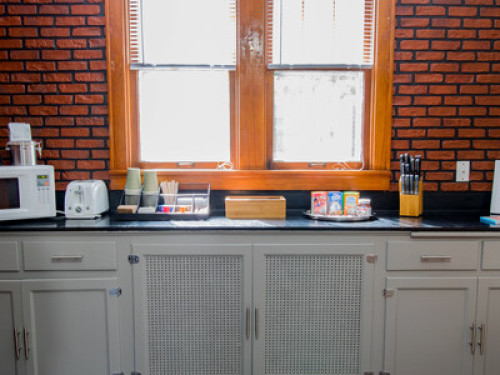 Awesome Upper Duplex in Bay View  - Gallery - 18