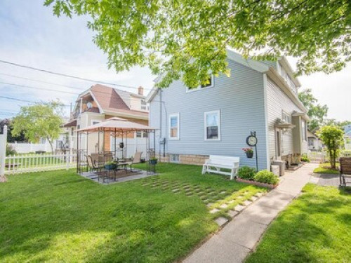 Awesome Upper Duplex in Bay View  - Gallery - 11