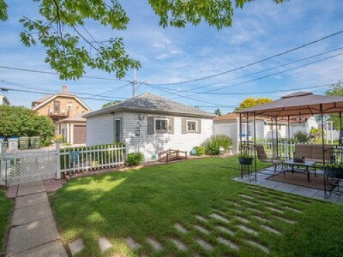 Awesome Upper Duplex in Bay View  - Gallery - 10