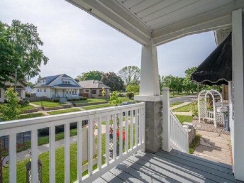 Awesome Upper Duplex in Bay View 