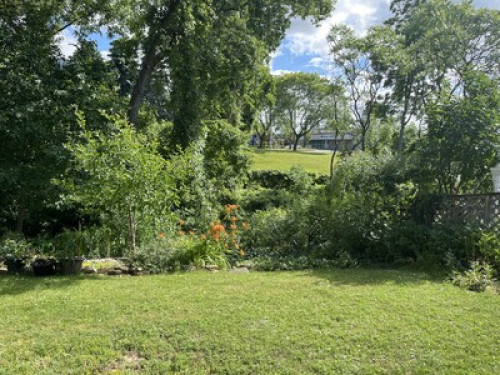 Living in a Room like Vacation