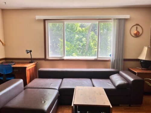 Living in a Room like Vacation