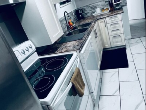 Private separate basement apt 