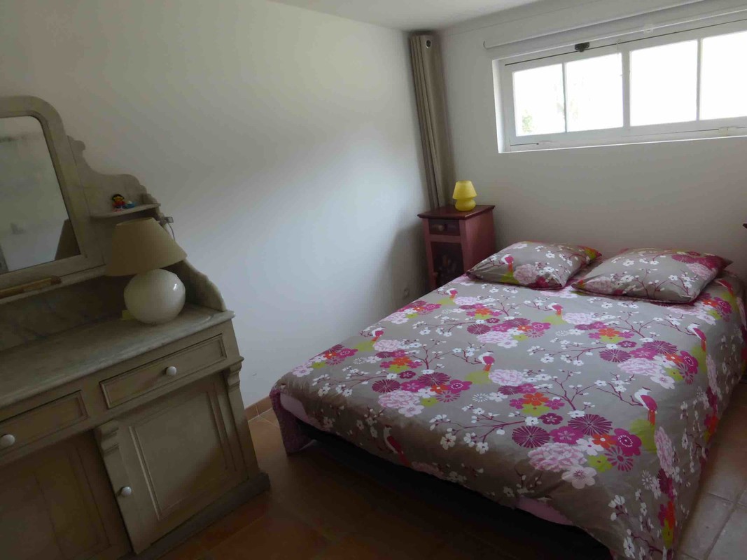 Workshop Room(Single Bed) - large family house in the country - Gallery - 1