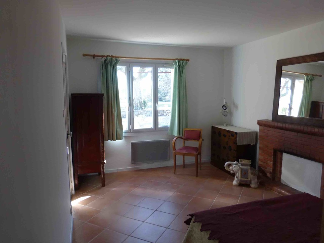  Green Room(Single Bed)  -  large family house in the country  - Gallery -  1