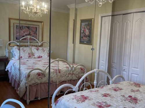 Prestigious Mississauga Rd area.