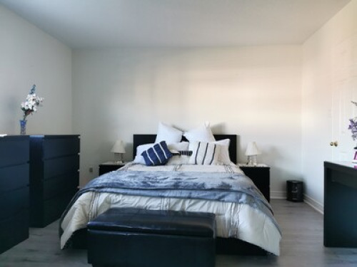 Master bedroom +private ensuite