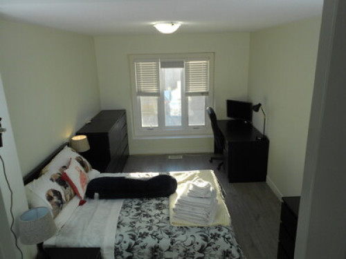 Master bedroom +private ensuite