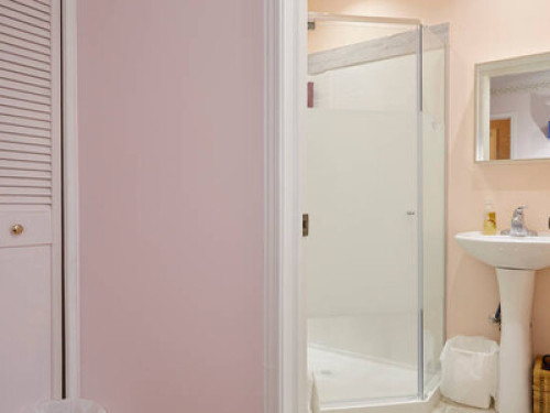 Toronto private room Airport area