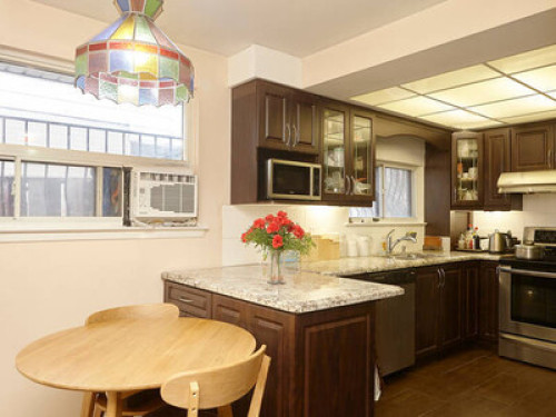 Toronto private room Airport area
